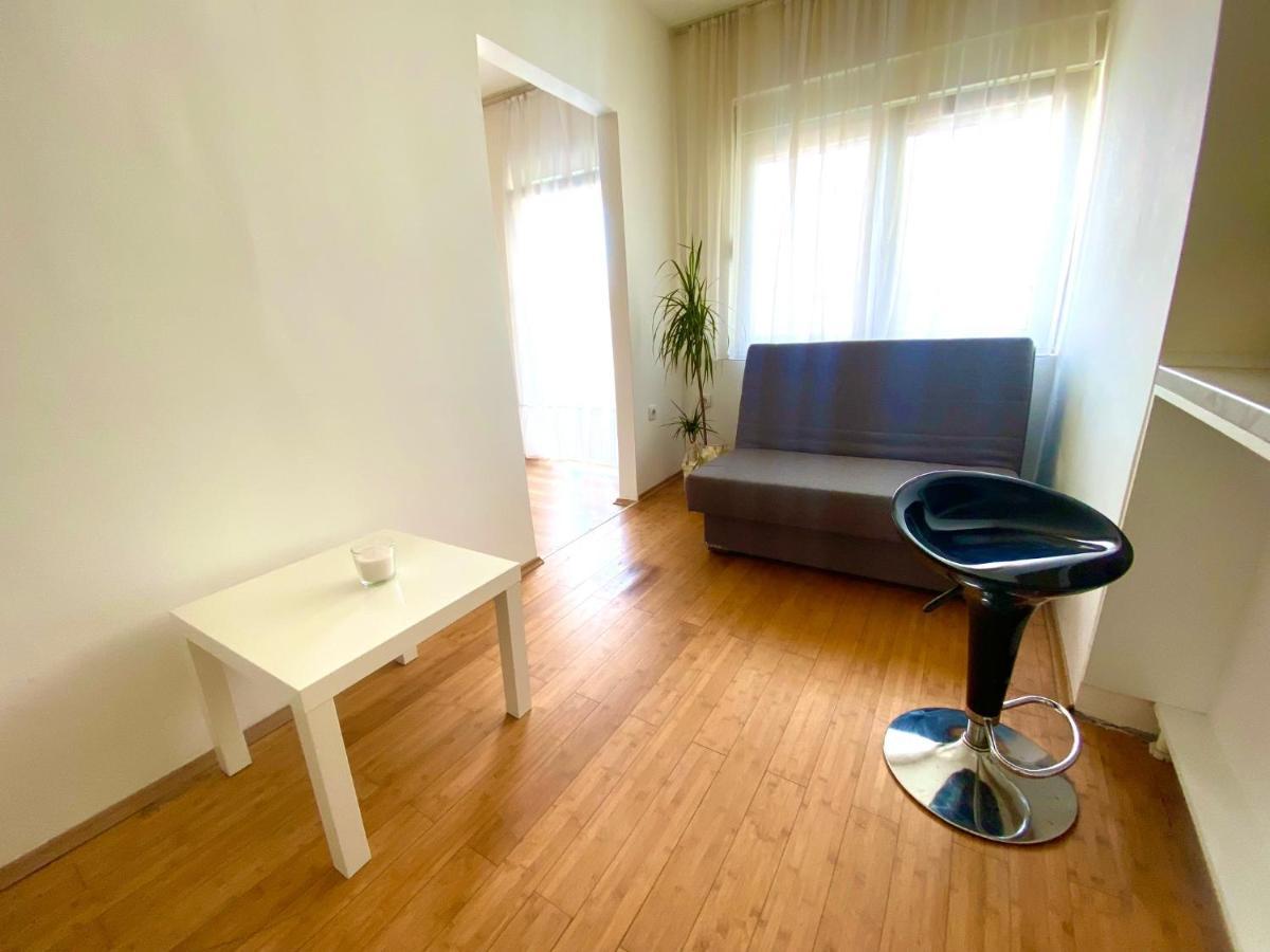 Town Place Mili Belgrade Luaran gambar